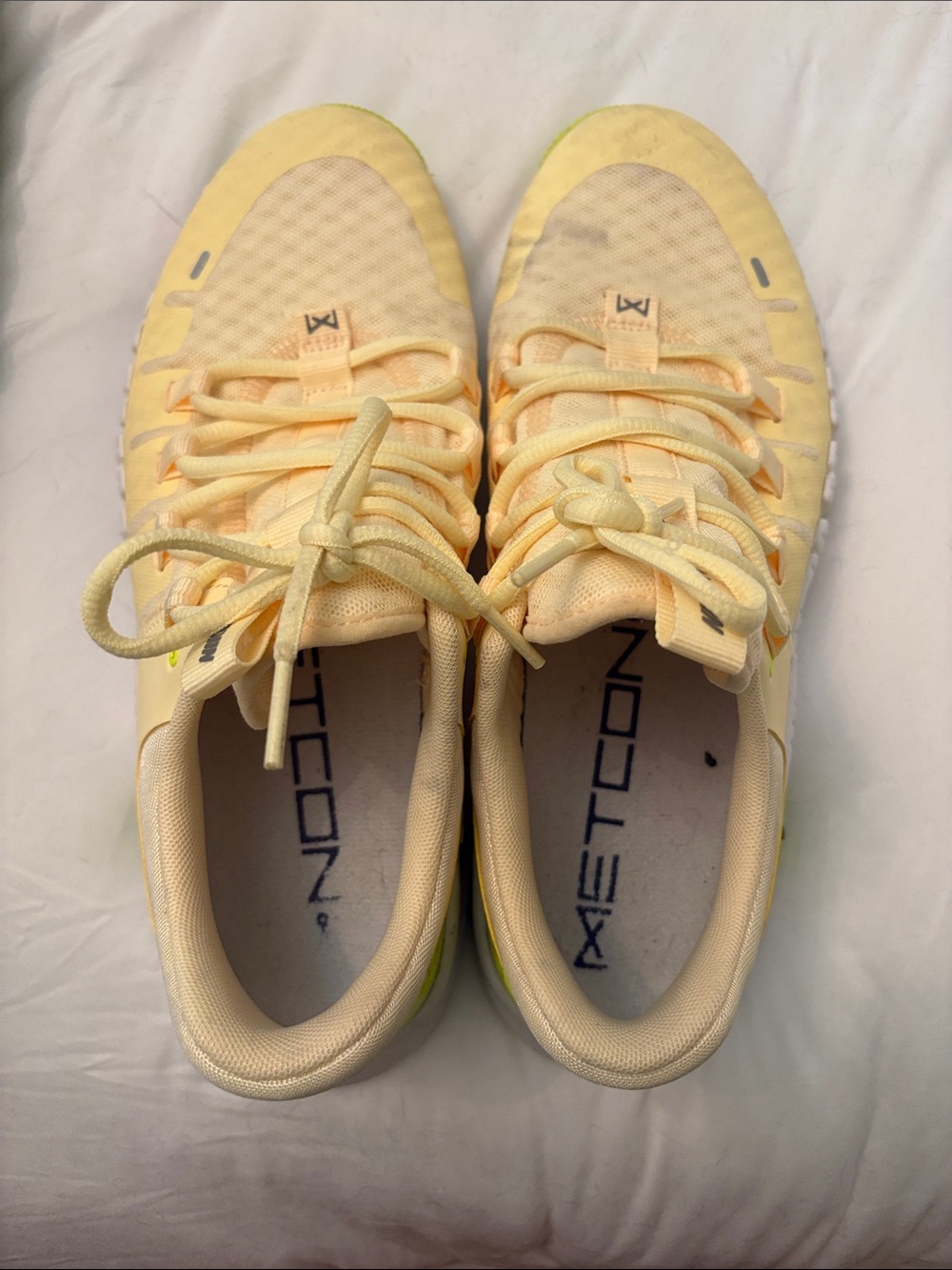 Pale Yellow Metcon-Style Athletic Sneakers